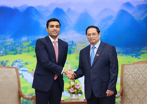 Thủ tướng Chính phủ Phạm Minh Chính tiếp Tổng giám đốc Công ty Cảng và Đặc khu kinh tế Adani, Ấn Độ